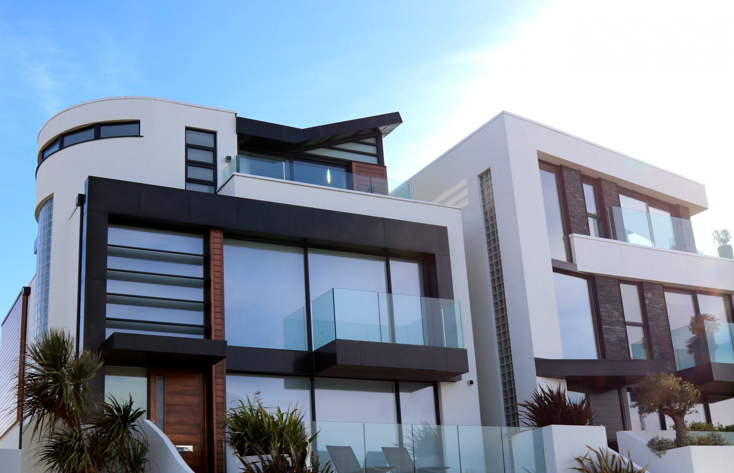 5 Inspirasi Desain Rumah Mewah Minimalis dan Unik