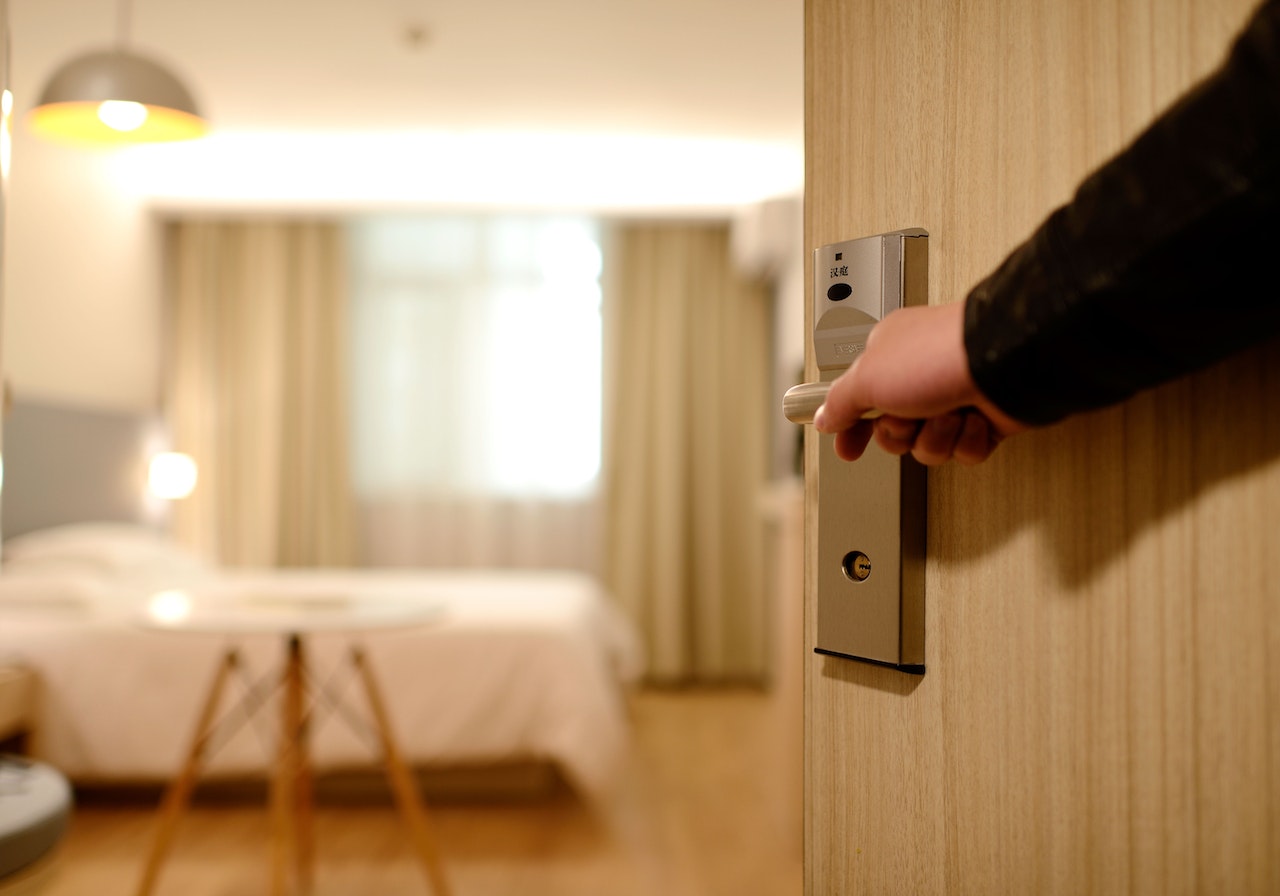 8 Desain Kamar Tidur Minimalis Ukuran 3x4, Kamar Sempit Tidak Masalah!