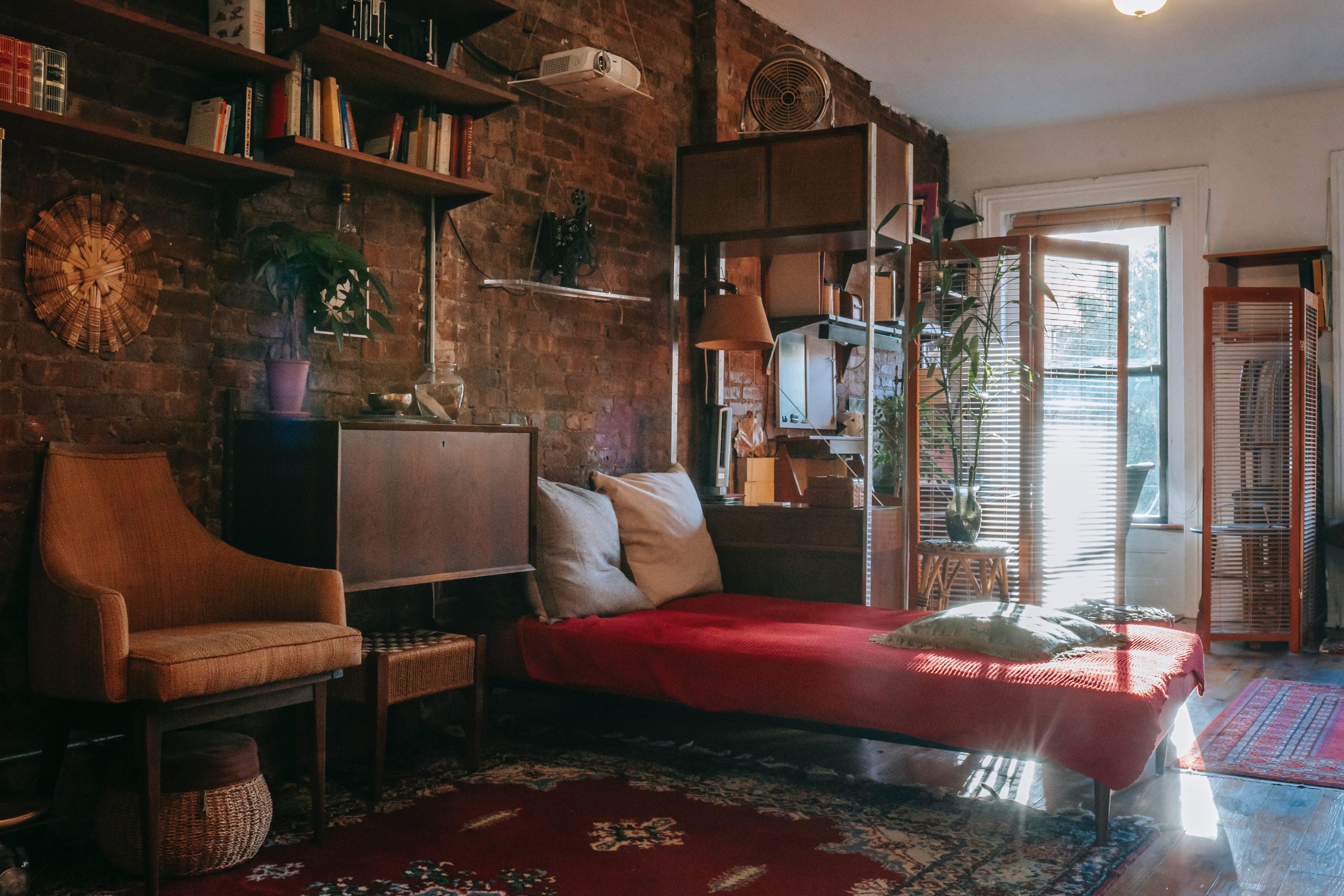 8 Desain Kamar Tidur Remaja Bergaya Klasik yang Inspiratif