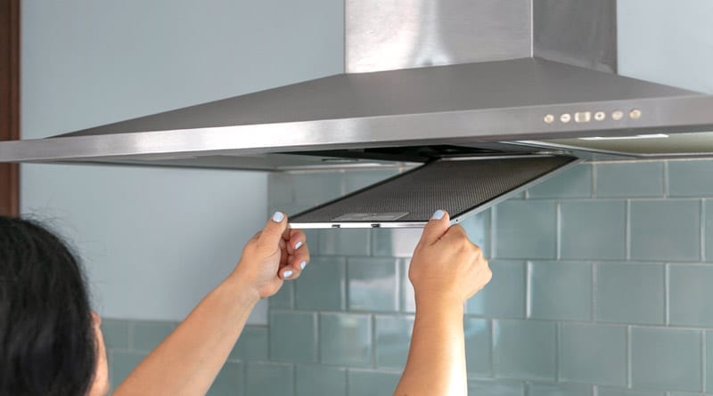 Gampang! Ini Cara Membersihkan Exhaust Fan di Setiap Ruang Hunian