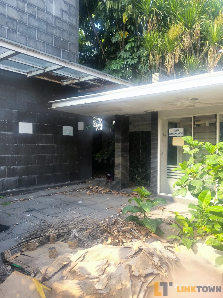Gedung Perkantoran Jalan Gayungsari 1 Surabaya Gedung Perkantoran Jalan Gayungsari 1 Surabaya
