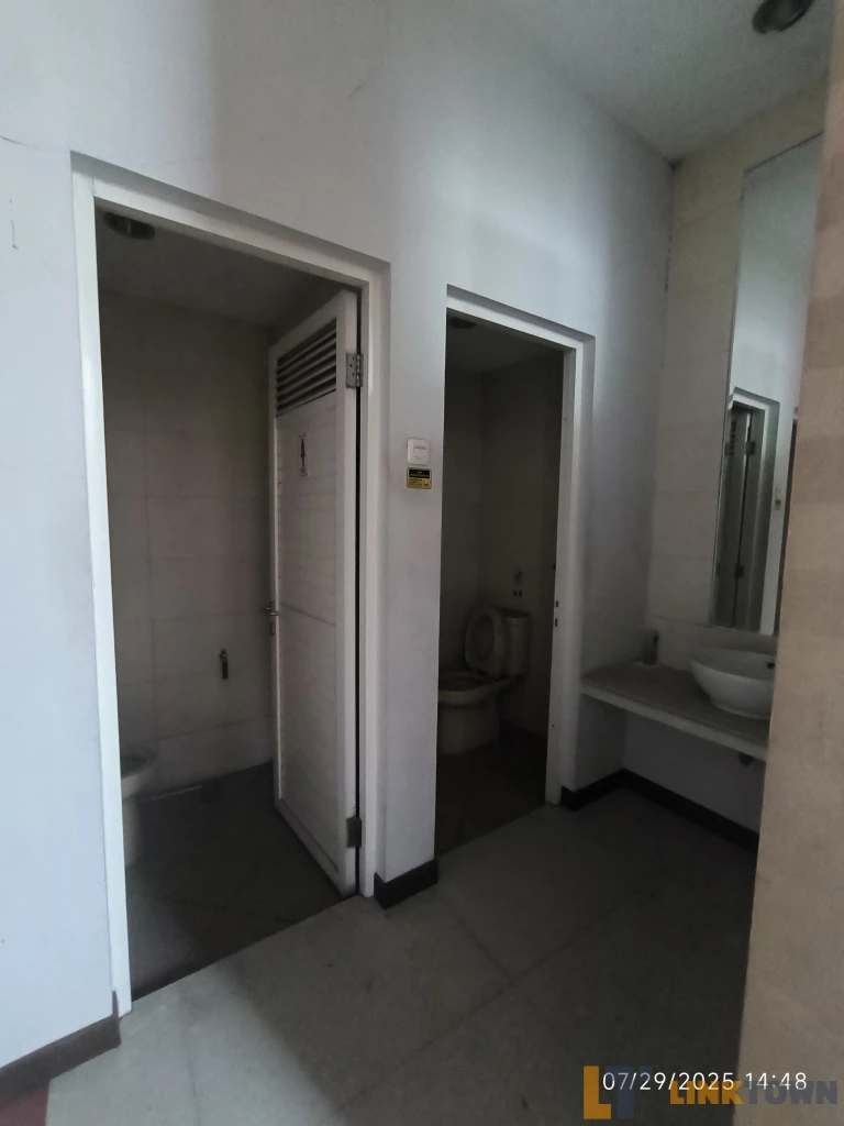 Gedung Perkantoran Jalan Gayungsari 1 Surabaya Gedung Perkantoran Jalan Gayungsari 1 Surabaya