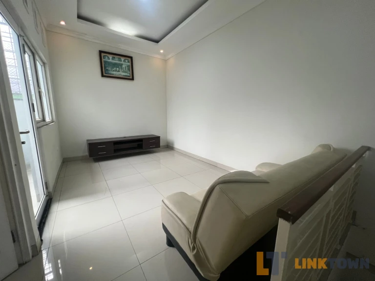 Jual Cepat Rumah 104m² Semi Furnish di Aversa Park CitraGrand Cibubur Jual Cepat Rumah 104m² Semi Furnish di Aversa Park CitraGrand Cibubur