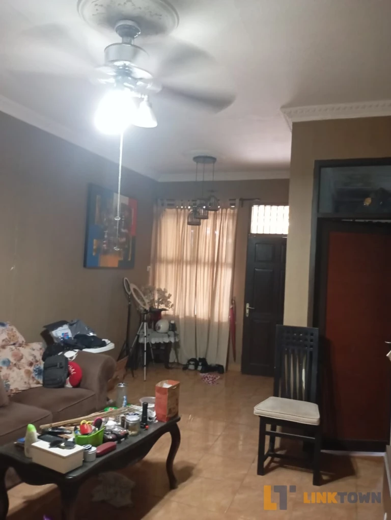 Disewakan Rumah 2 Lantai 4 Kamar di Gading Serpong Disewakan Rumah 2 Lantai 4 Kamar di Gading Serpong