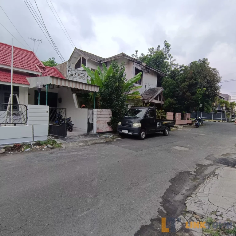 Strategis Siap Huni Rumah Nginden Intan Timur Sukolilo Surabaya Strategis Siap Huni Rumah Nginden Intan Timur Sukolilo Surabaya