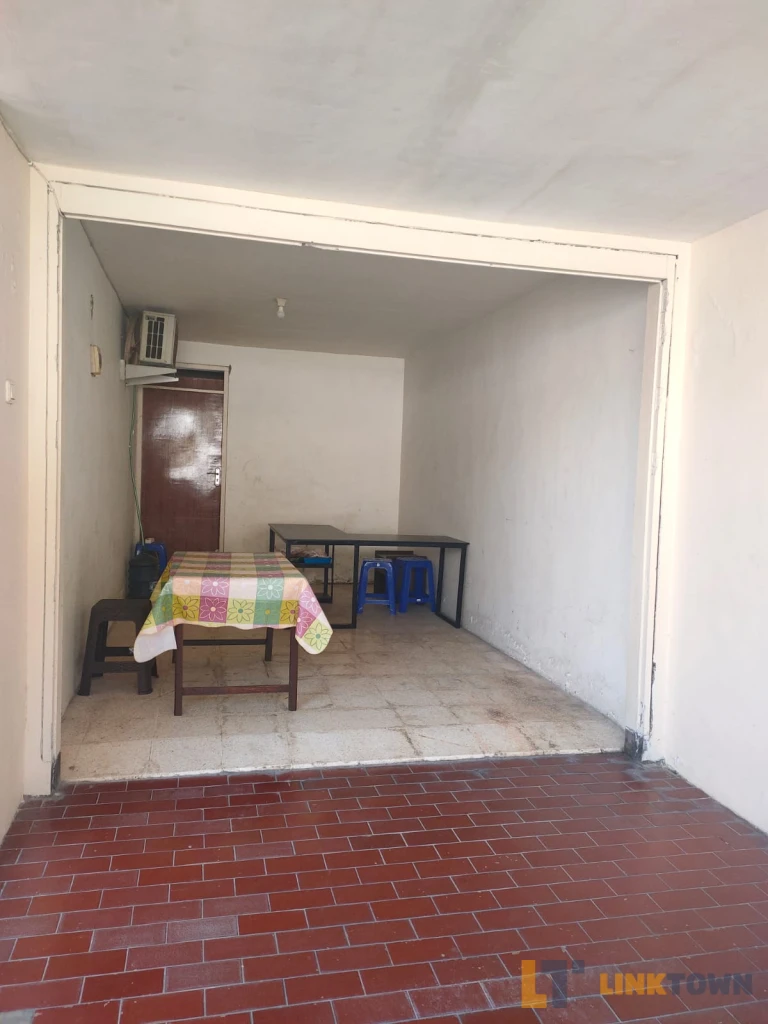 Jual Cepat Rumah Luas 300m² di Rungkut Surabaya Jual Cepat Rumah Luas 300m² di Rungkut Surabaya