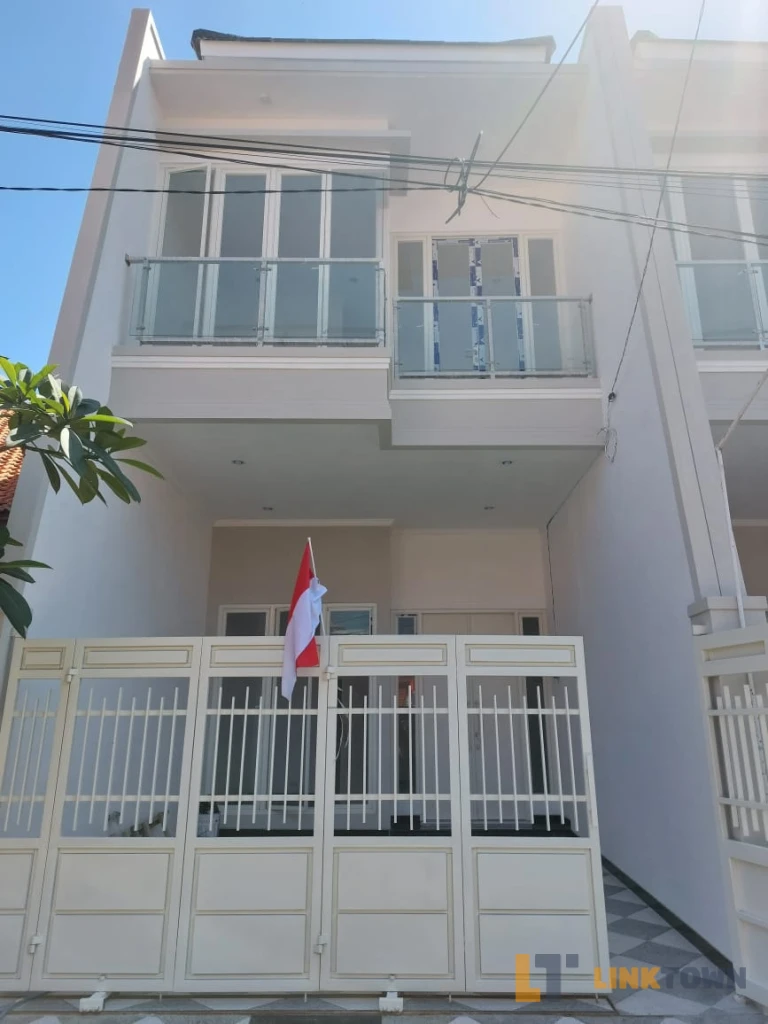 Rumah Mewah Siap Huni di Mulyosari Utara Surabaya Timur Rumah Mewah Siap Huni di Mulyosari Utara Surabaya Timur