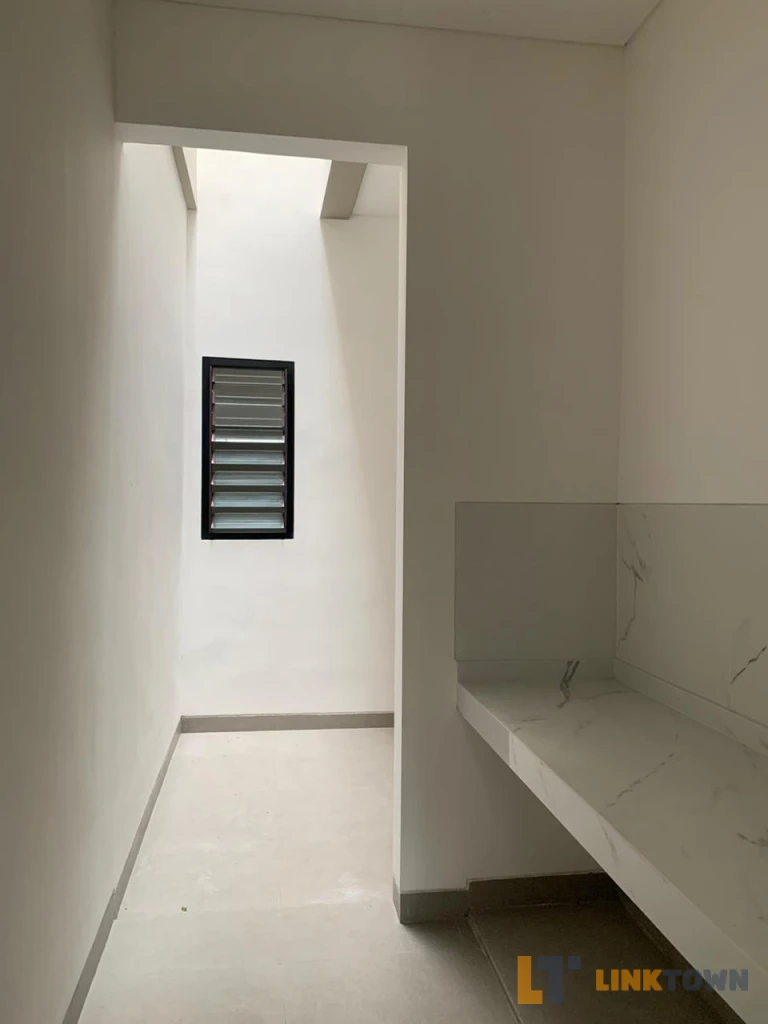 Rumah Baru Gress di Jalan Utama Northwest Lake Citraland Utara Surabaya Rumah Baru Gress di Jalan Utama Northwest Lake Citraland Utara Surabaya