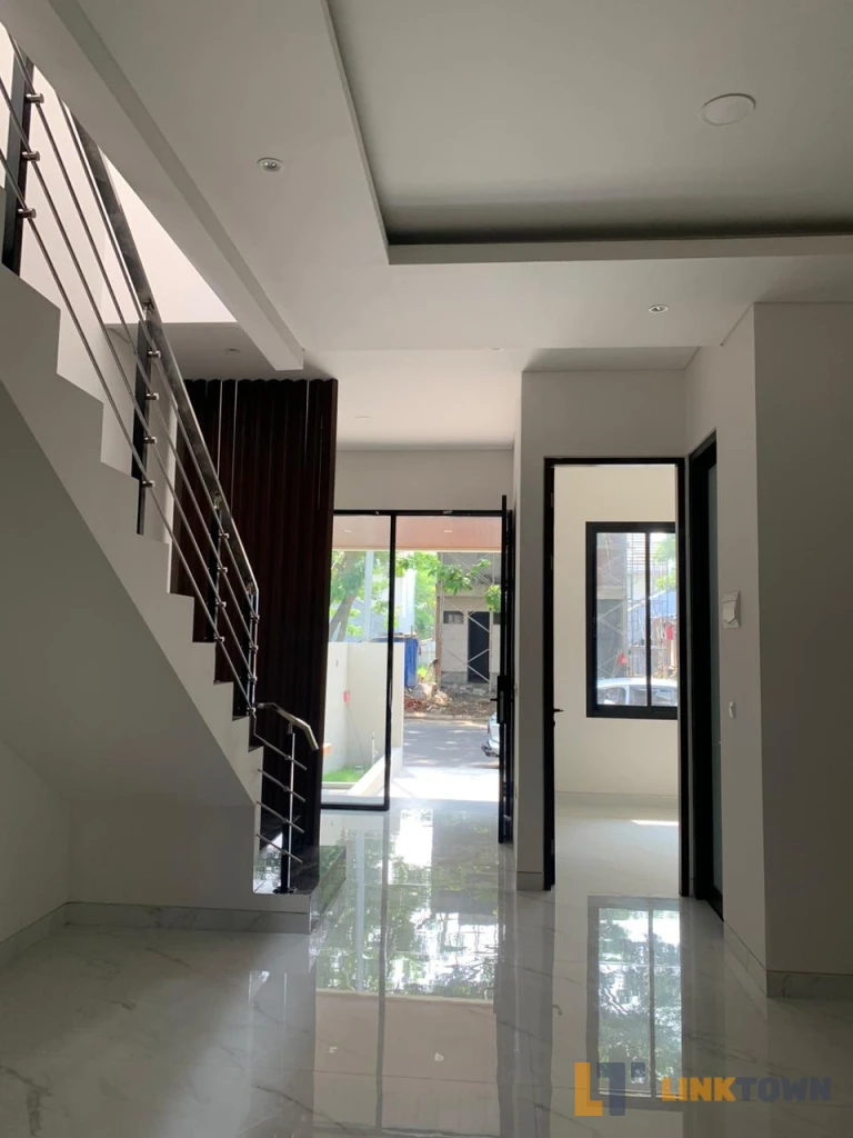 Rumah Baru Gress di Jalan Utama Northwest Lake Citraland Utara Surabaya Rumah Baru Gress di Jalan Utama Northwest Lake Citraland Utara Surabaya