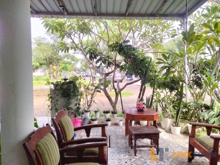 Rumah Tosca Unik di Puri Surya Jaya Cluster Valencia Spring Sidoarjo Rumah Tosca Unik di Puri Surya Jaya Cluster Valencia Spring Sidoarjo