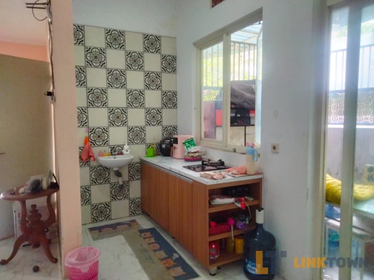 Rumah Tosca Unik di Puri Surya Jaya Cluster Valencia Spring Sidoarjo Rumah Tosca Unik di Puri Surya Jaya Cluster Valencia Spring Sidoarjo